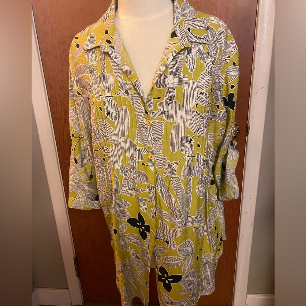 Yellow and black patterned tunic blouse